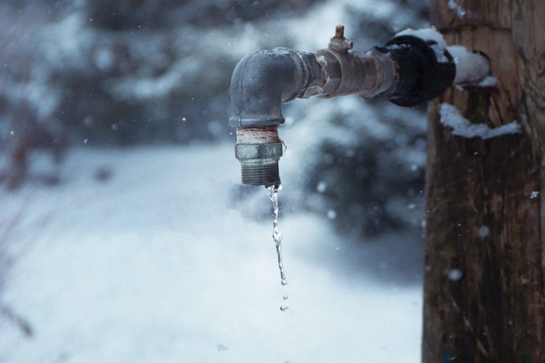 Protecting Outdoor Taps, Pipes and Stopcocks From Frost: A DIY Guide Before the First Freeze