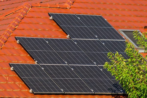 Solar Panels in 2026: What UK Homeowners Need to Know Before Signing a Contract